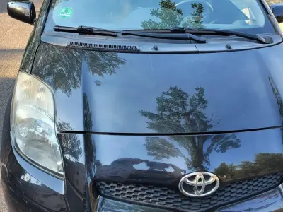 Gebraucht Toyota Yaris 72 PS (52 kW) 2011 Schwarz Kleinwagen
