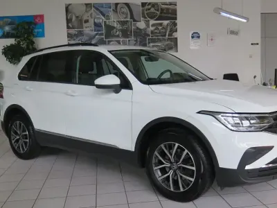 Gebraucht VW Tiguan Life 150 PS (110 kW) 2023 Weiß SUV
