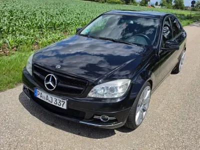 Gebraucht Mercedes C200 184 PS (135 kW) 2009 Schwarz Limousine