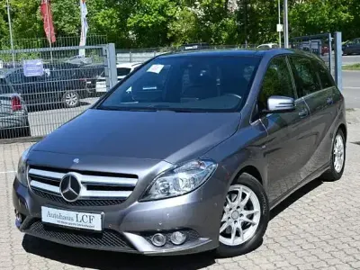 Gebraucht Mercedes B200 156 PS (114 kW) 2012 Grau Van / Kleinbus