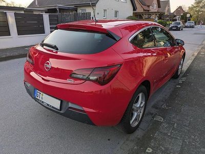 Gebraucht Opel Astra GTC 140 PS (102 kW) 2012 Rot Coupé