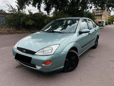 Second-hand Ford Focus 101 CP (74 kW) 2001 Andere farben Berlinǎ