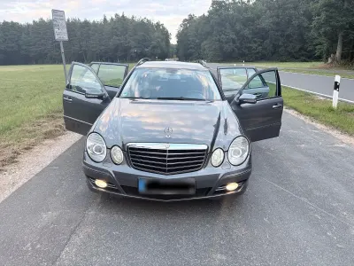 Gebraucht Mercedes E220 170 PS (125 kW) 2007 Grau Kombi