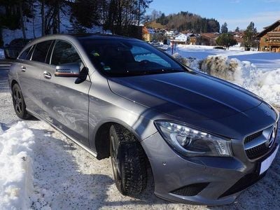 Grau Gebraucht 2015 Mercedes CLA220 Shooting Brake Urban Kombi | 15.500 € (Fairer Preis)