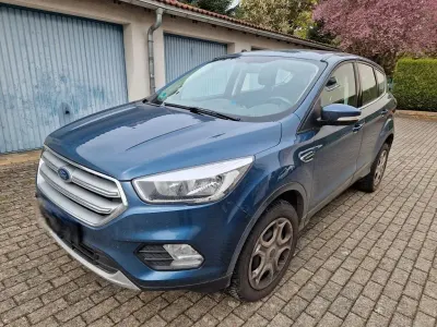 Gebraucht Ford Kuga Trend 150 PS (110 kW) 2019 Blau SUV