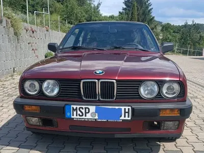 Gebraucht BMW 318 113 PS (83 kW) 1990 Rot Limousine