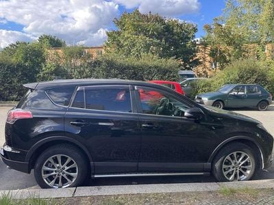 Schwarz Gebraucht 2017 Toyota RAV4 Kombi | 13.900 €