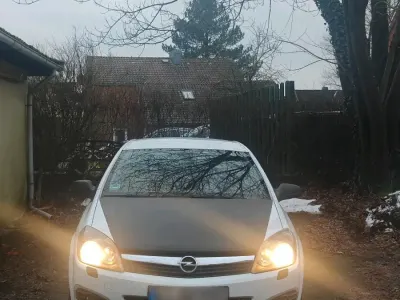 Gebraucht Opel Astra GTC 90 PS (66 kW) 2008 Weiß Coupé