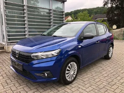 Gebraucht Dacia Sandero Essentiel 101 PS (74 kW) 2022 Stahlblau Limousine