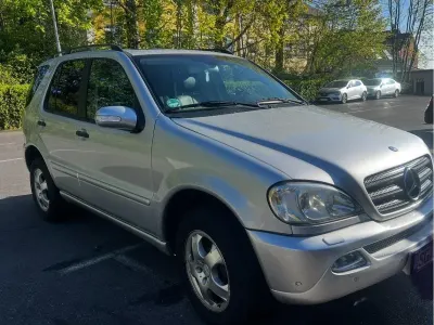 Gebraucht Mercedes ML270 163 PS (119 kW) 2004 Silber SUV