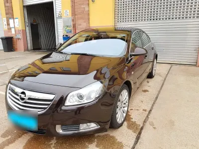 Gebraucht Opel Insignia Edition 160 PS (117 kW) 2012 Braun Limousine