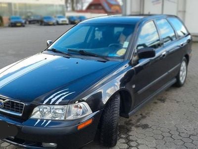 Gebraucht Volvo V40 118 PS (86 kW) 2002 Schwarz Kombi