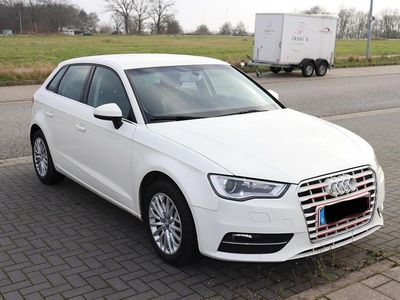 Gebraucht Audi A3 110 PS (80 kW) 2015 Weiß Limousine