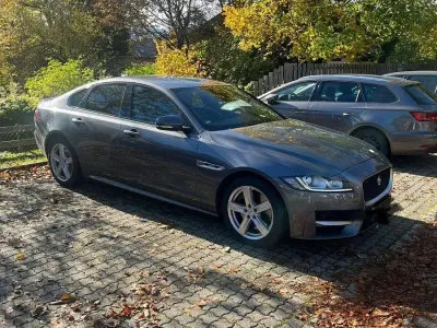 Usata Jaguar XF R-Sport 300 CV (220 kW) 2017 Grigio Berlina