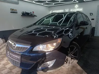 Gebraucht Opel Astra Design Edition 110 PS (80 kW) 2011 Schwarz Limousine