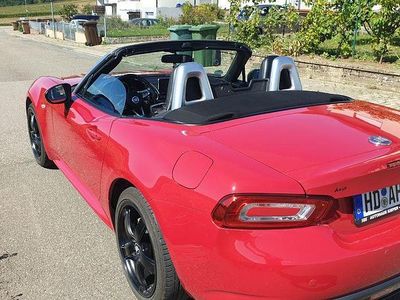 Gebraucht Fiat 124 Spider 140 PS (102 kW) 2019 Rot Cabrio
