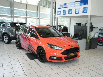 Gebraucht Ford Focus ST 250 PS (183 kW) 2018 Schwarz Limousine