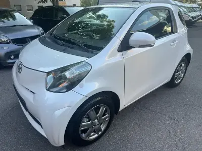 Gebraucht Toyota iQ 68 PS (50 kW) 2009 Weiß Kleinwagen