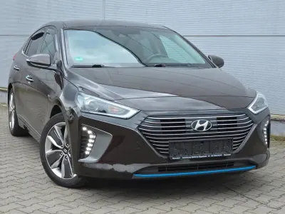 Gebraucht Hyundai Ioniq 105 PS (77 kW) 2019 Demitasse brown Kleinwagen