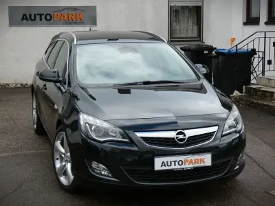Gebraucht Opel Astra Innovation 140 PS (102 kW) 2012 Schwarz Kombi