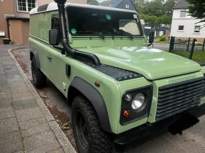 Gebraucht Land Rover Defender 122 PS (89 kW) 2008 Grün SUV