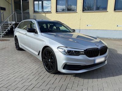 Gebraucht BMW 530 265 PS (194 kW) 2018 Silber Kombi
