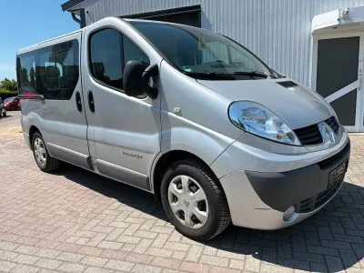 Gebraucht Renault Trafic Expression 114 PS (83 kW) 2012 Silber Van / Kleinbus