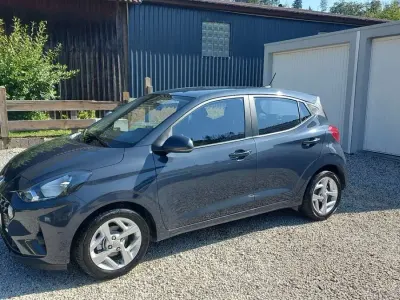 Gebraucht Hyundai i10 Trend 84 PS (61 kW) 2022 Aurora grey / met Kleinwagen