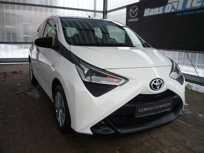 Weiß Gebraucht 2019 Toyota Aygo Kleinwagen | 10.490 € (Etwas zu teuer)