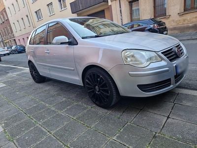 Second-hand VW Polo 75 CP (55 kW) 2005 Argintiu Hatchback