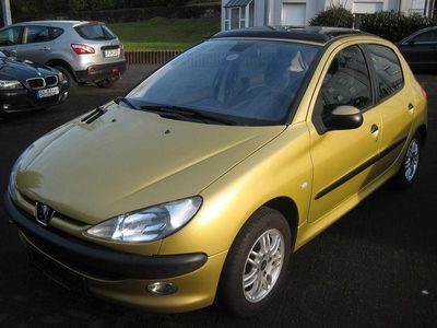 Gebraucht Peugeot 206 Premium 75 PS (55 kW) 2002 Gelb Limousine