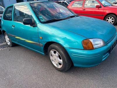 Begagnad Toyota Starlet 75 HK (55 kW) 1996 Grön Halvkombi
