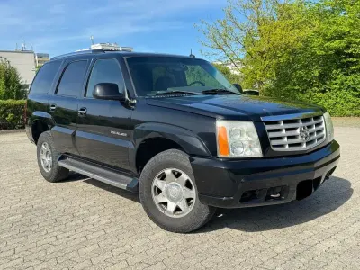 Second-hand Cadillac Escalade 349 CP (256 kW) 2003 Negru SUV