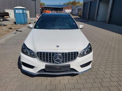 Usata Mercedes E500 Avantgarde 408 CV (300 kW) 2016 Bianco Berlina