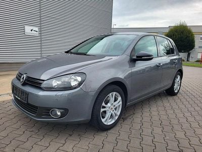 Usado VW Golf VII Style 86 HP (63 kW) 2012 Cinzento Sedan