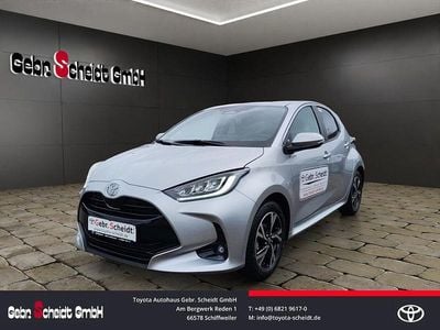 Gebraucht Toyota Yaris Hybrid 116 PS (85 kW) 2026 Silber Limousine