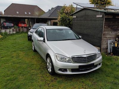 Second-hand Mercedes 200 136 CP (100 kW) 2010 Argintiu Berlinǎ