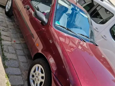 Gebraucht Ford Fiesta Style 59 PS (43 kW) 1998 Rot Kleinwagen