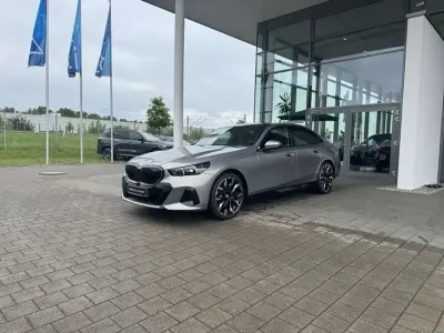 Gebraucht BMW 540 Performance 303 PS (222 kW) 2026 Grau Limousine
