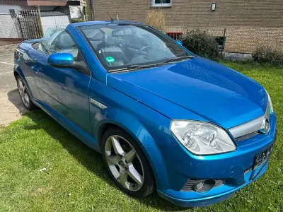 Używany Opel Tigra 125 KM (91 kW) 2005 Niebieski Kabriolet