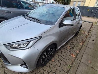 Gebraucht Toyota Yaris Team 92 PS (67 kW) 2022 Silber Kleinwagen