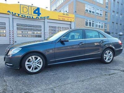 Grau Gebraucht 2010 Mercedes E200 Avantgarde Limousine | 12.000 € (Fairer Preis)