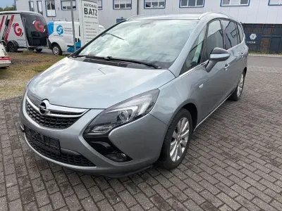 Gebraucht Opel Zafira Tourer Innovation 131 PS (96 kW) 2015 Silber Van / Kleinbus