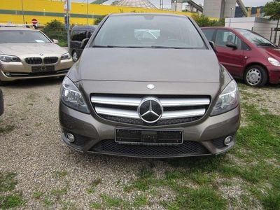 Mercedes B200