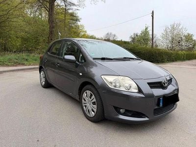 Second-hand Toyota Auris Executive 124 CP (91 kW) 2007 Gri Hatchback
