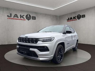 Gebraucht Jeep Compass 179 PS (131 kW) 2022 Silber schwarz SUV