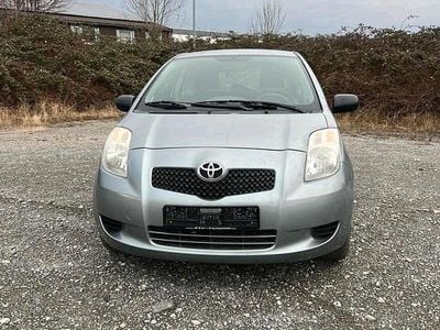 Second-hand Toyota Yaris 69 CP (50 kW) 2007 Argintiu Hatchback