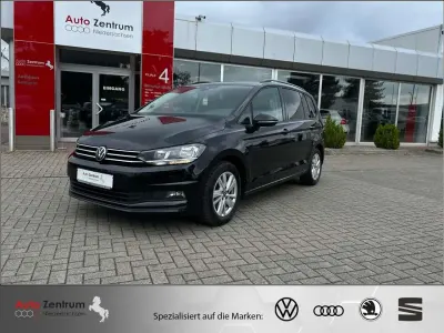Gebraucht VW Touran Family 122 PS (89 kW) 2023 Deep black pearlescent Van / Kleinbus