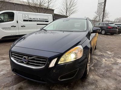 Gebraucht Volvo V60 Momentum 136 PS (100 kW) 2012 Blau Kombi