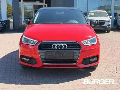 Gebraucht Audi A1 Sportback Comfort 125 PS (91 kW) 2017 Rot metallic Kleinwagen